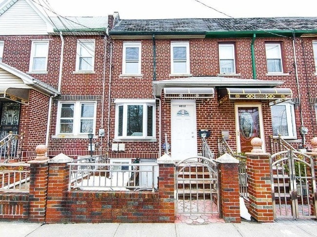 Building Photo - 4010 Clarendon Rd