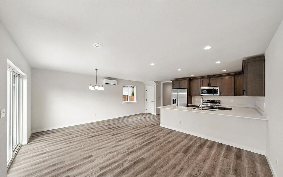Building Photo - 428 113th St S