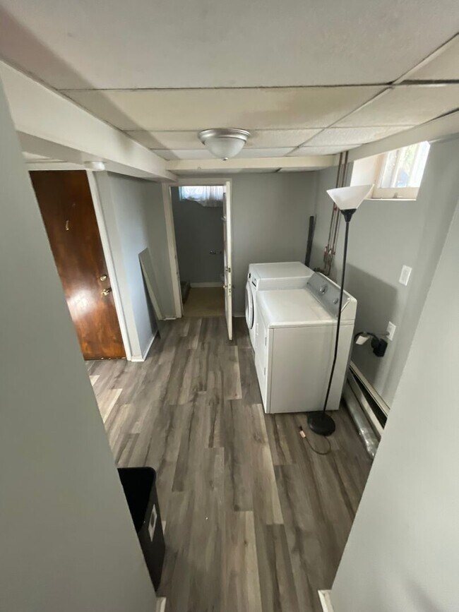 Building Photo - 725 Church St