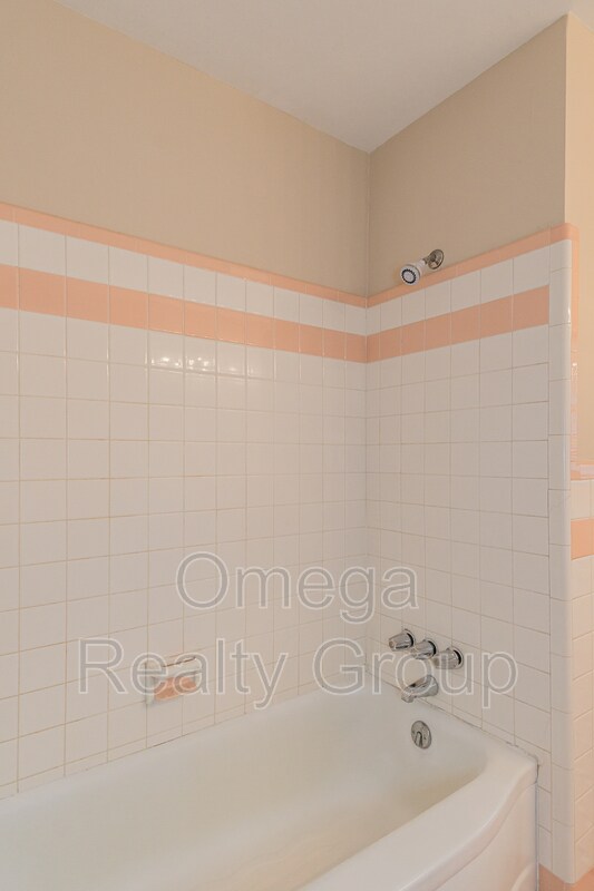 Building Photo - 1861 Gillespie Dr