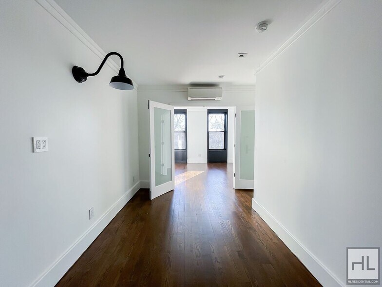 Building Photo - 3 PLACE / 2-Bed 1-Bath
