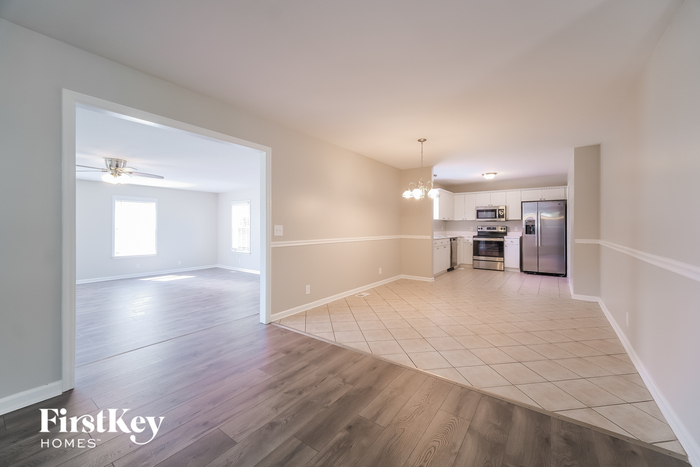 Building Photo - 308 Eisenhower Dr
