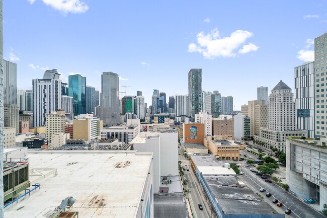 Building Photo - 225 N Miami Ave