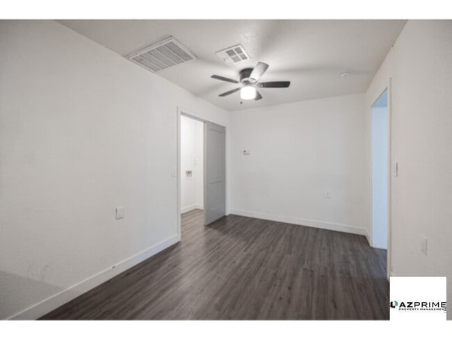 Building Photo - Charming Phoenix 1/1 Apartment with Modern Upgrades &amp; Prime Location!