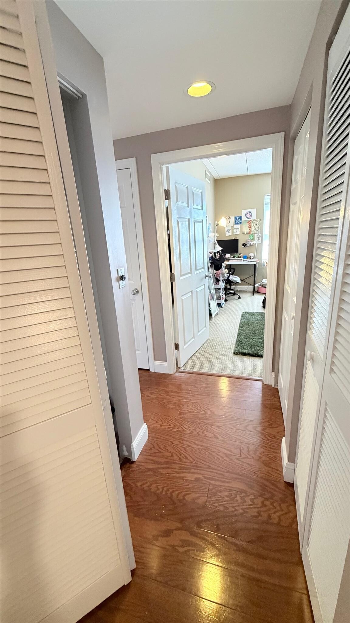 Building Photo - 170 Gore St