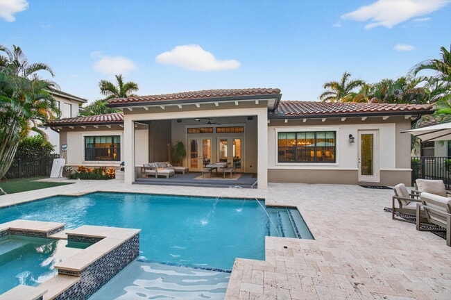 Building Photo - 17662 Cadena Dr