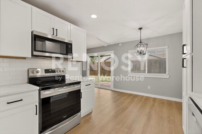 Building Photo - 507 S Spring Creek Dr