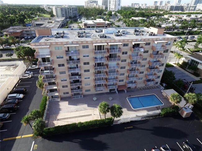 Building Photo - 2200 E Hallandale Beach Blvd