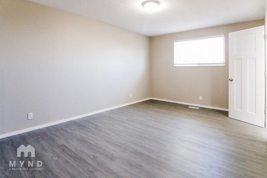 Building Photo - 5888 W Cilma Dr