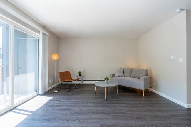 Interior Photo - Lakeview Place