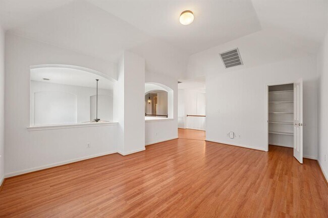 Building Photo - 6920 Larue Belle Cove