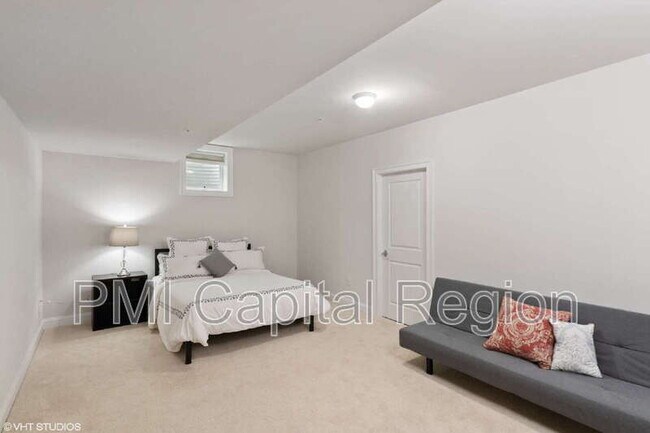 Building Photo - 5320 Camberley Ave