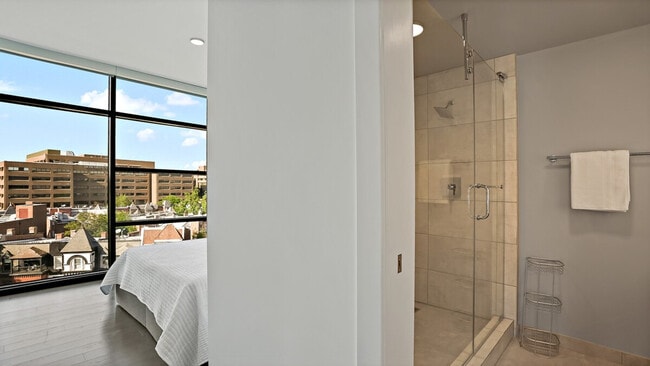 Building Photo - 1901 6th St NW