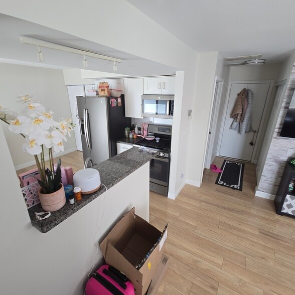 Building Photo - 1643 Dogwood Dr