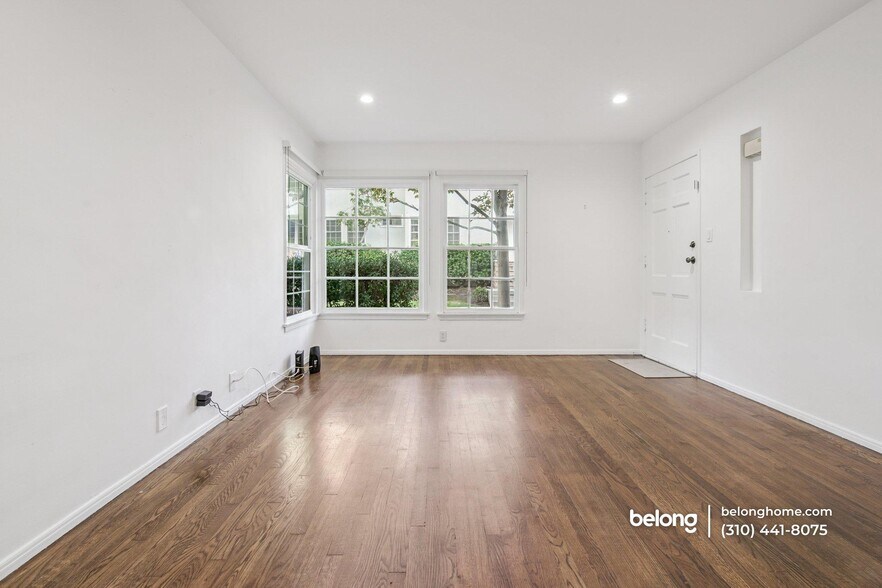 Building Photo - 1032 19th St