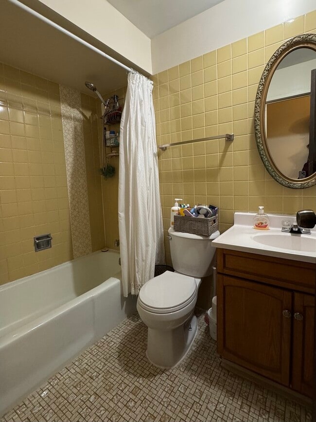 Building Photo - 13 Parkside Ct