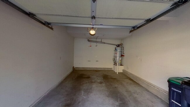 Building Photo - 1807 Ladrillo Aisle