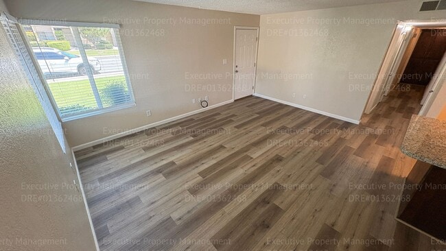 Building Photo - 709 Deseret Way