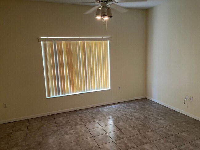 Building Photo - 2 Story Home. 3bed/3bath home/bonus room