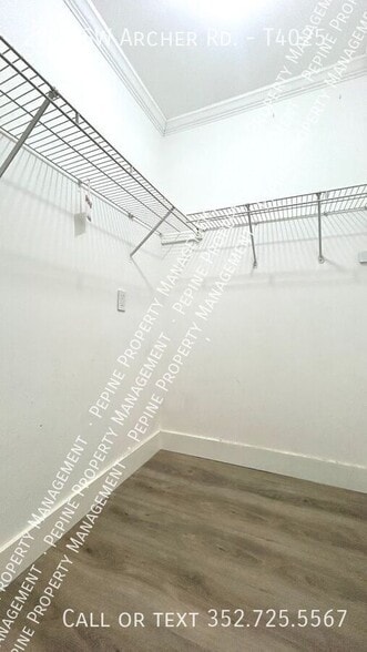 Building Photo - 2905 SW Archer Rd