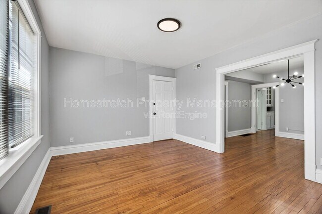 Building Photo - 3923 Miami St