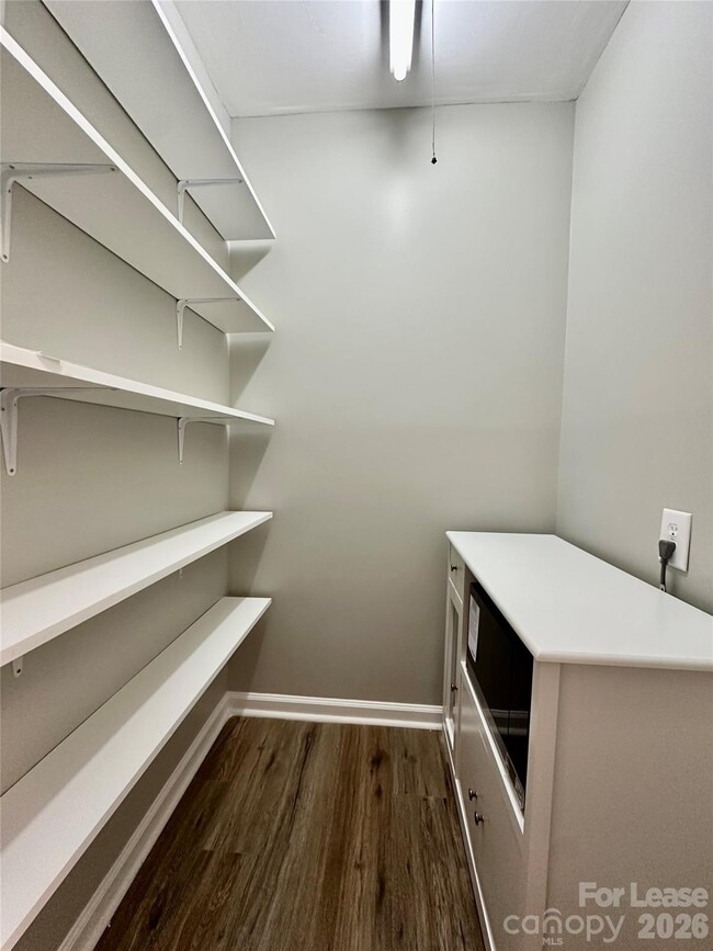 Building Photo - 10240 Rose Meadow Ln