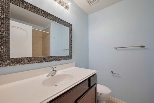 Building Photo - 5123 Oak Briar Ln