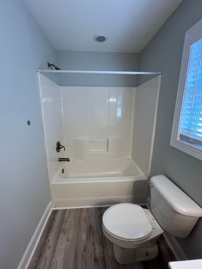 Building Photo - Lovely Home in the Love Grove subdivision!