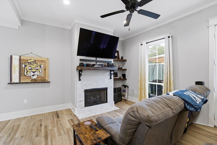 Building Photo - 421 St Thomas Ln