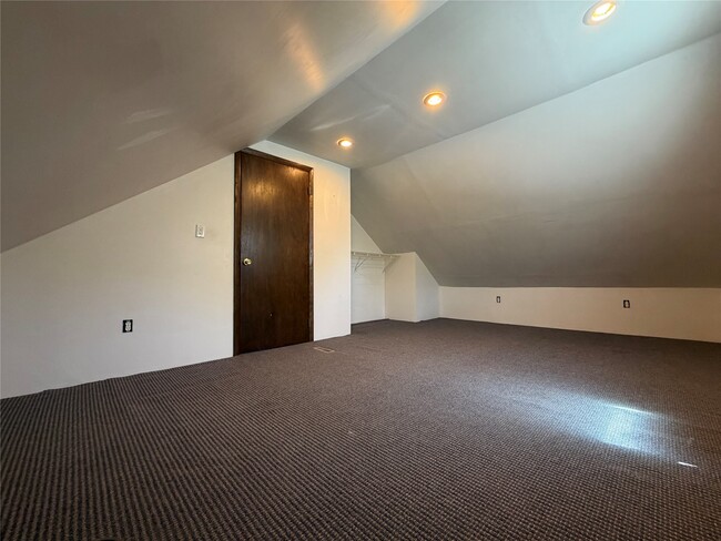 Building Photo - 522 E 33rd St