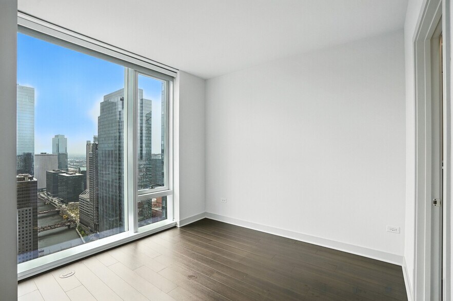 Building Photo - 100 W Wolf Point Plaza