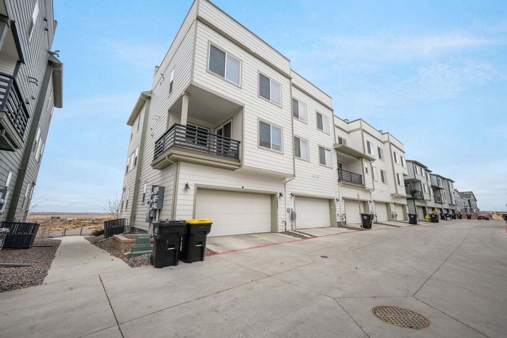 Building Photo - 16582 Shoshone Pl