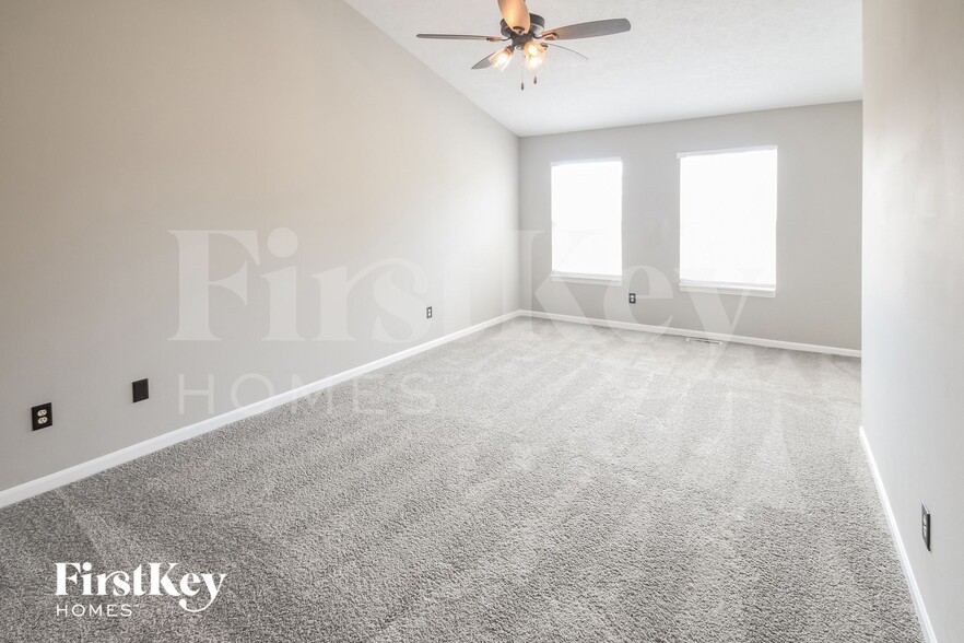 Building Photo - 443 N Odell St