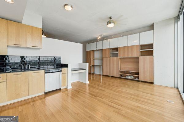 Building Photo - 3324 Peachtree Rd