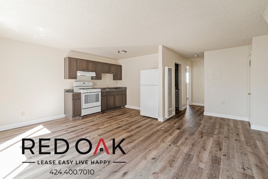 Building Photo - 12883 San Fernando Rd