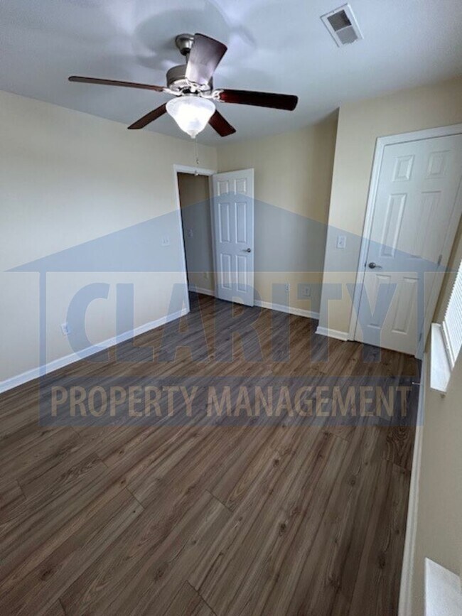 Building Photo - 163 Lone Tree Dr NE