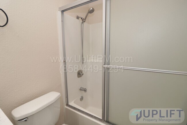 Building Photo - 2-bedroom, 2-bathroom home in a gated comm...