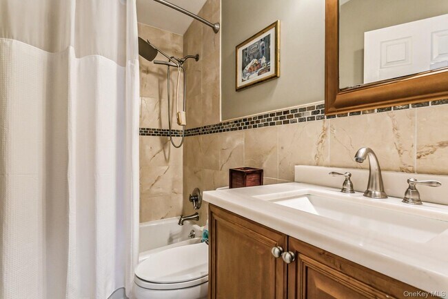 Building Photo - 33 Brookside Pl