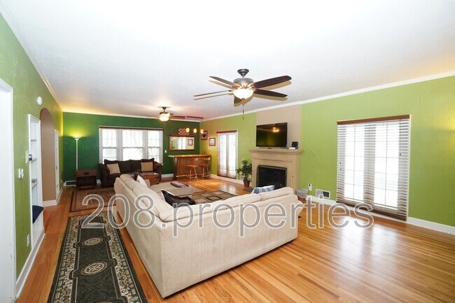 Building Photo - 1412 N 13th St