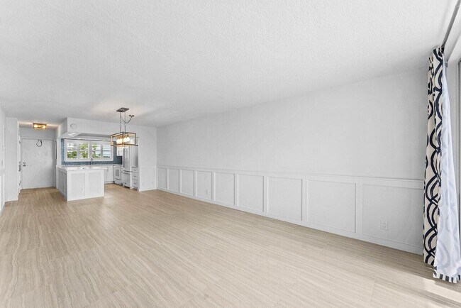 Building Photo - 2004 S Federal Hwy