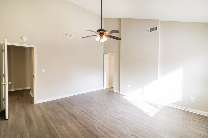 Building Photo - 713 Arbor Hill Dr