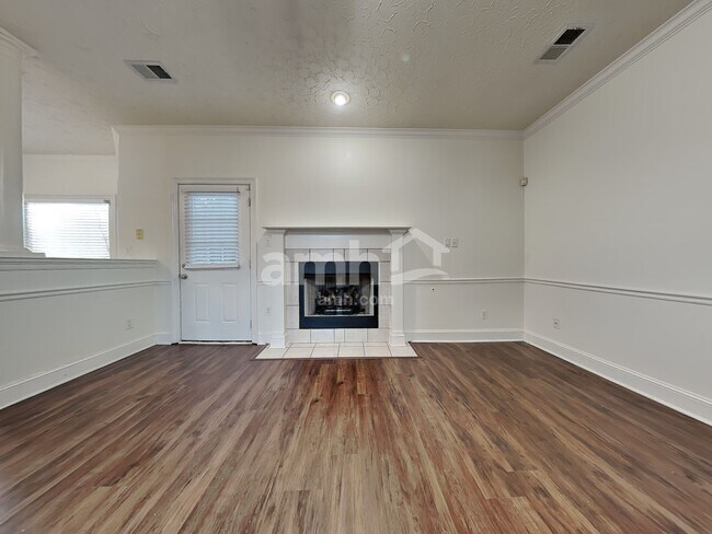 Building Photo - 6207 Chester Cv