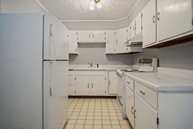 Building Photo - 433 Showalter Dr