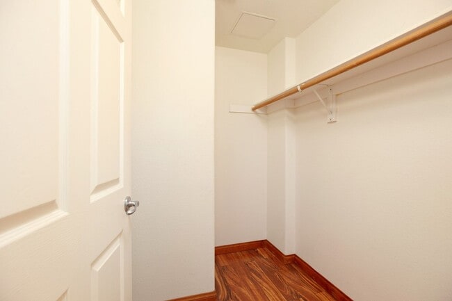 Building Photo - 2 bedroom with flex office space near Convention Center Downtown!