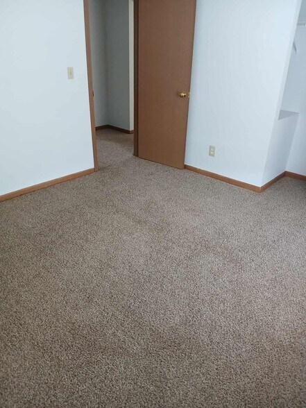 Building Photo - 432 Omar Ct