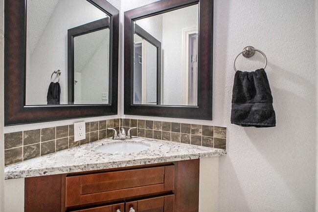 Building Photo - 11002 Hammerly Blvd