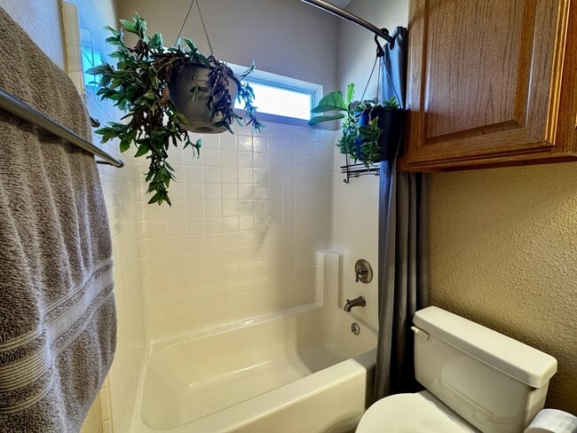 Building Photo - 5400 Flo Dr