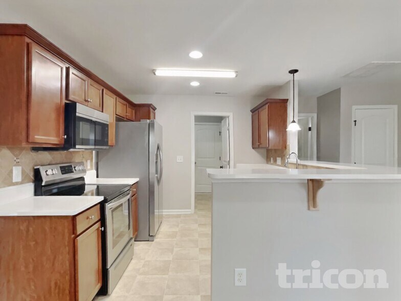 Building Photo - 31 Burr Oak Cir