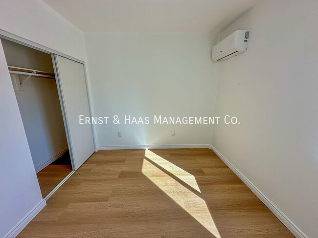 Building Photo - Lovely 2 Bedroom Apartment in Central Long...