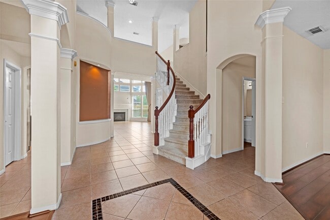 Building Photo - 1111 Blue Leaf Dr